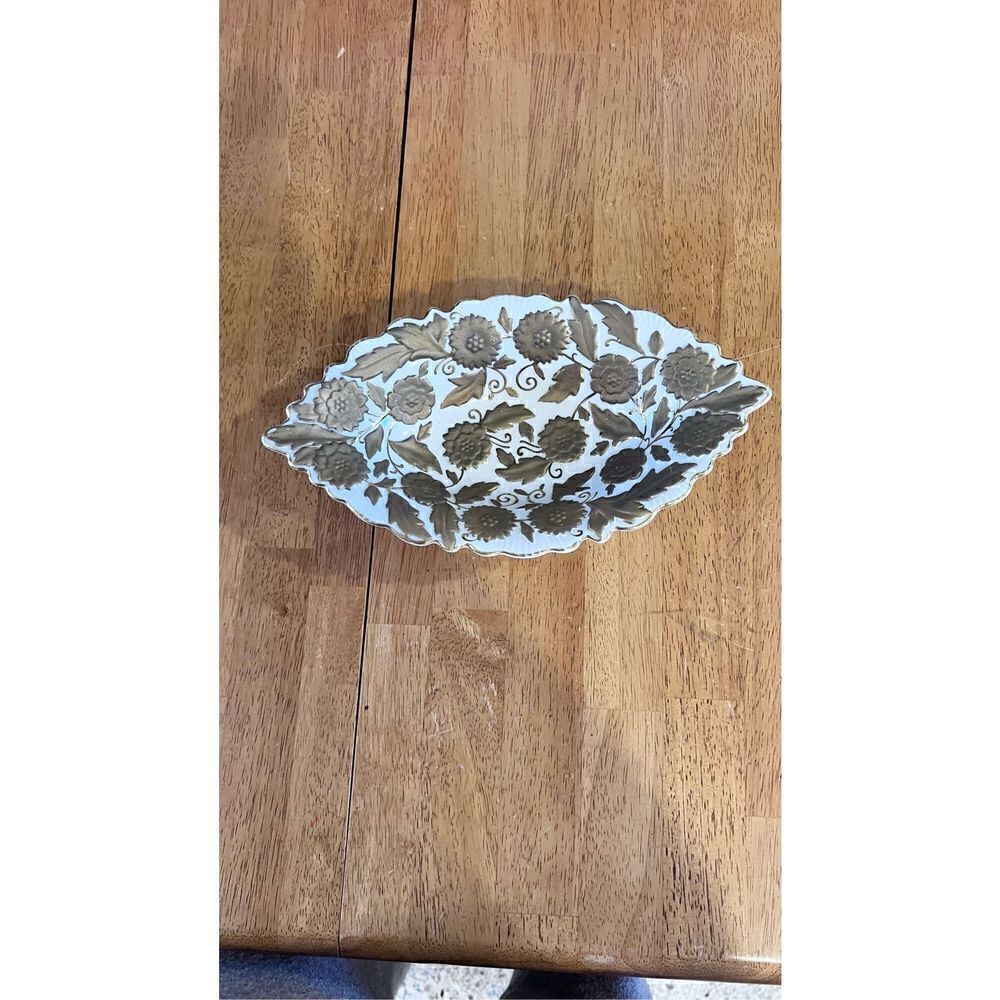 VINTAGE ANDREA PORCELAIN CERAMIC WHITE RAIDED GOLD FLORAL FOOTED DECORATIVE BOWL